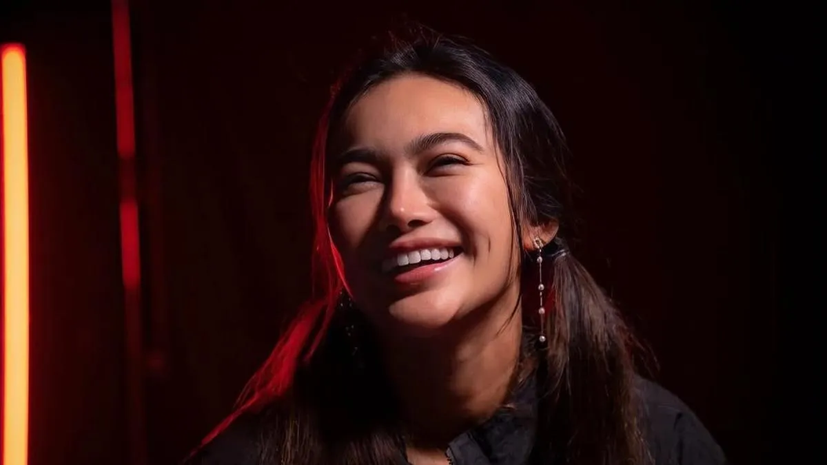 Ratu Felisha Ikuti Gaya Influencer di Film Horor Komedi 'Tiba-Tiba Setan'