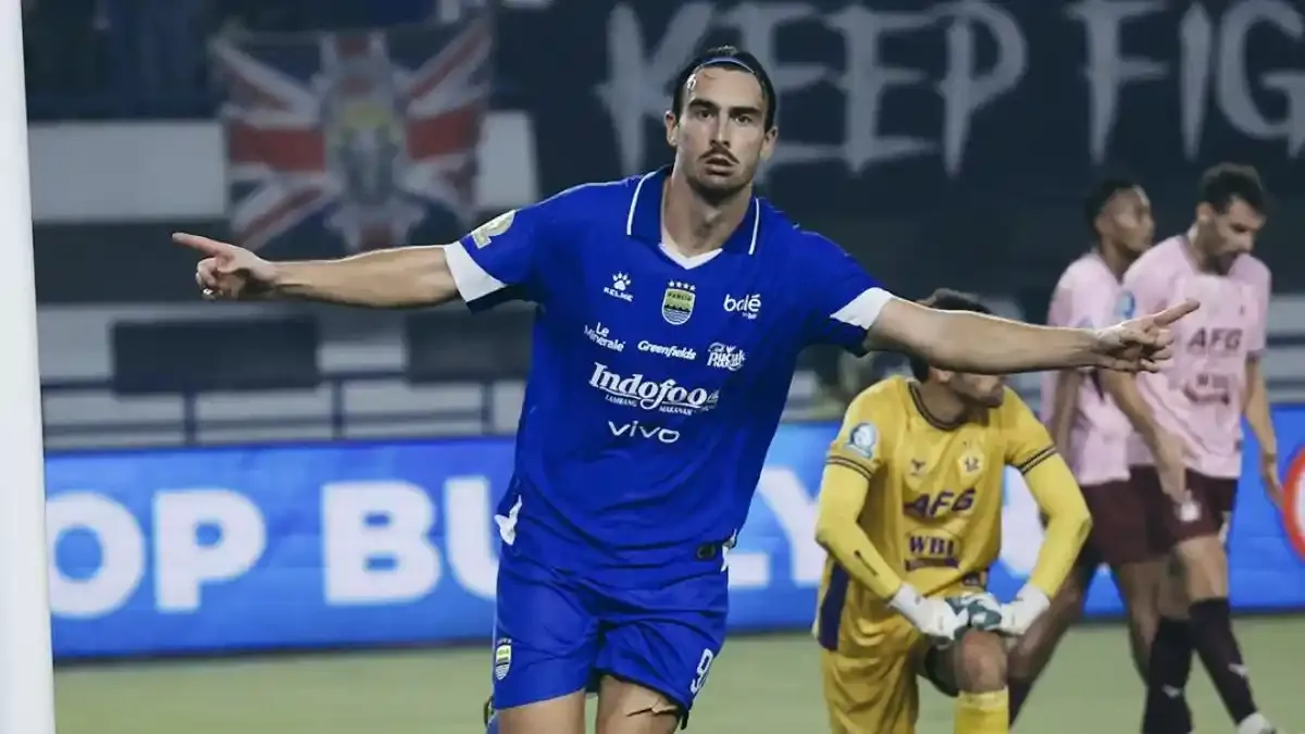 Persib Bandung Raih Kemenangan Telak atas Persik Kediri, Pertahankan Rekor Kandang