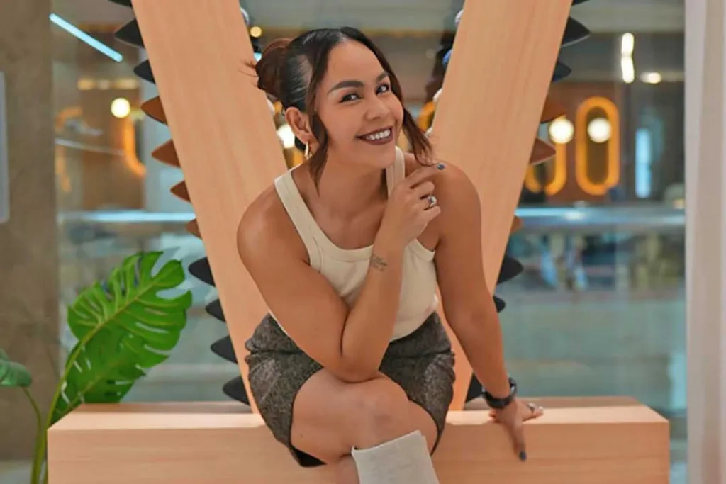 Melaney Ricardo Terkejut Menerima Hampers Raksasa dari Luna Maya
