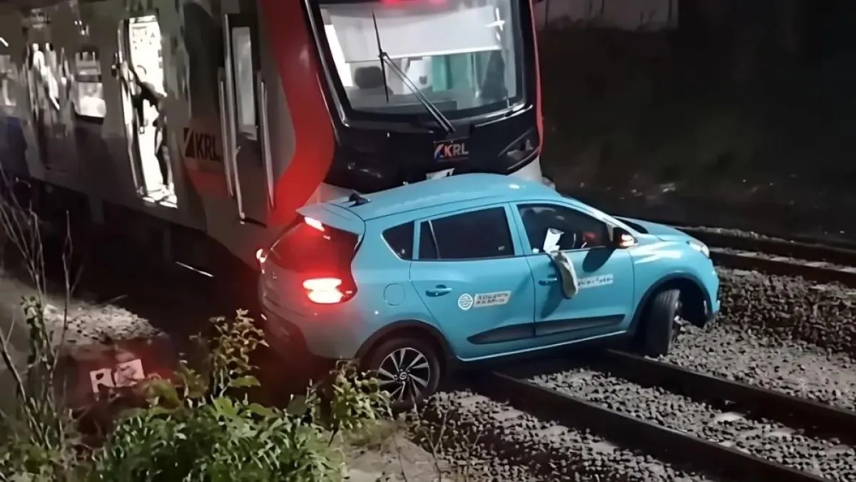 Kecelakaan Kereta di Stasiun Bekasi Timur: Penjelasan di Balik Mogoknya Mobil