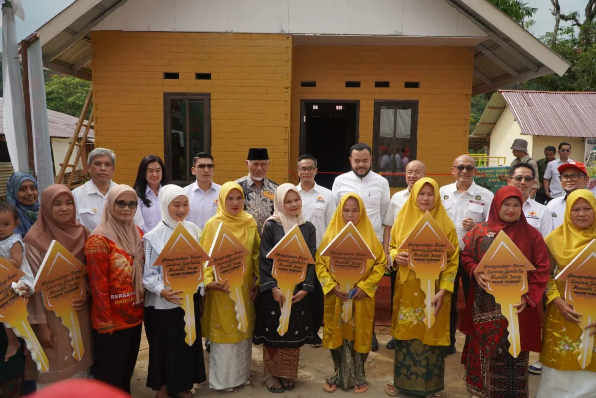 Wali Kota Padang Resmikan Hunian Tetap untuk Korban Bencana di Batu Busuk