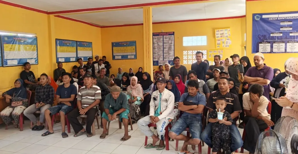 Tangis Warga Cijambe Pecah di Forum Relokasi Bencana