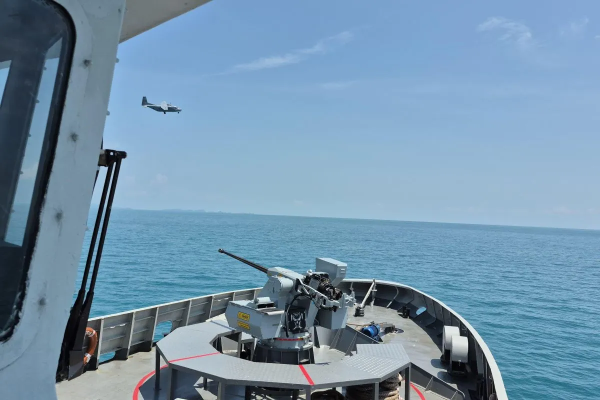 TNI AL Gelar Latihan Tempur Terpadu di Selat Singapura