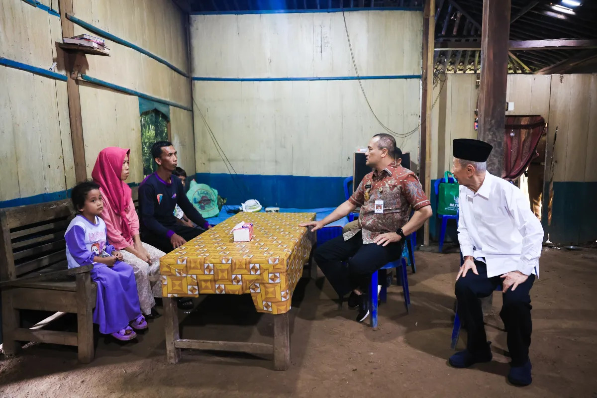 Gubernur Jateng Tinjau Rumah Tidak Layak Huni, Siapkan Bantuan Perbaikan RTLH