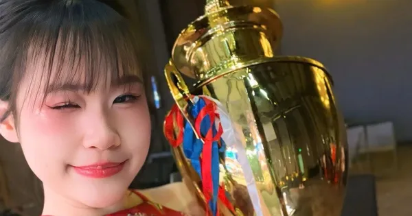 Dam Thuy Tien Raih Piala Emas di Festival Seni Asia-Pasifik