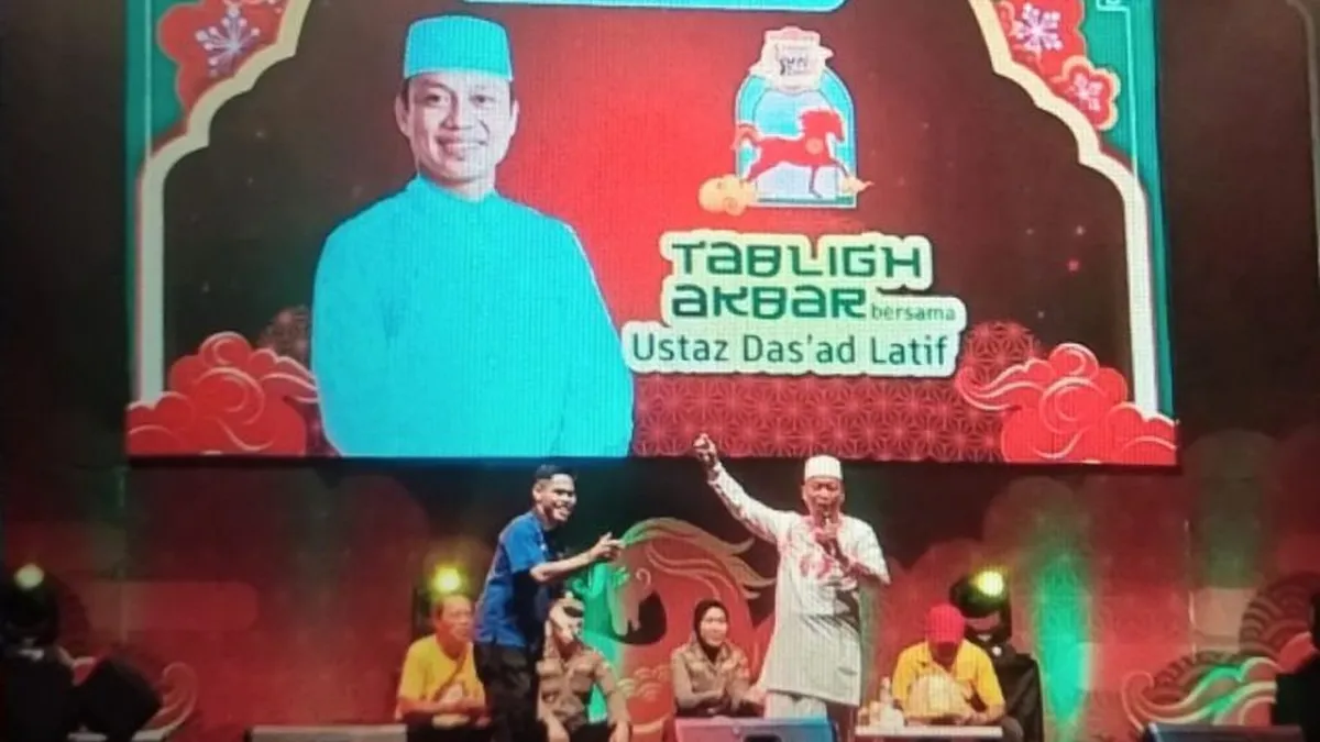 Ustadz Das'ad Latif Serukan Toleransi dalam Festival Cap Go Meh di Makassar