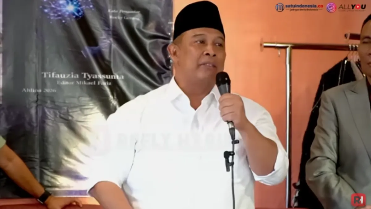 Orang Dekat Jokowi Ungkap Ijazah Palsu dalam Forum Buku