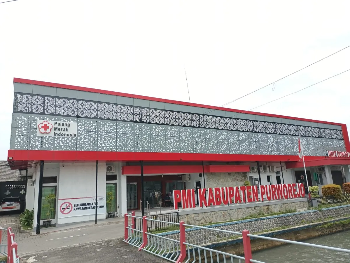 DPRD Purworejo Serahkan Hibah untuk Dukungan Markas PMI