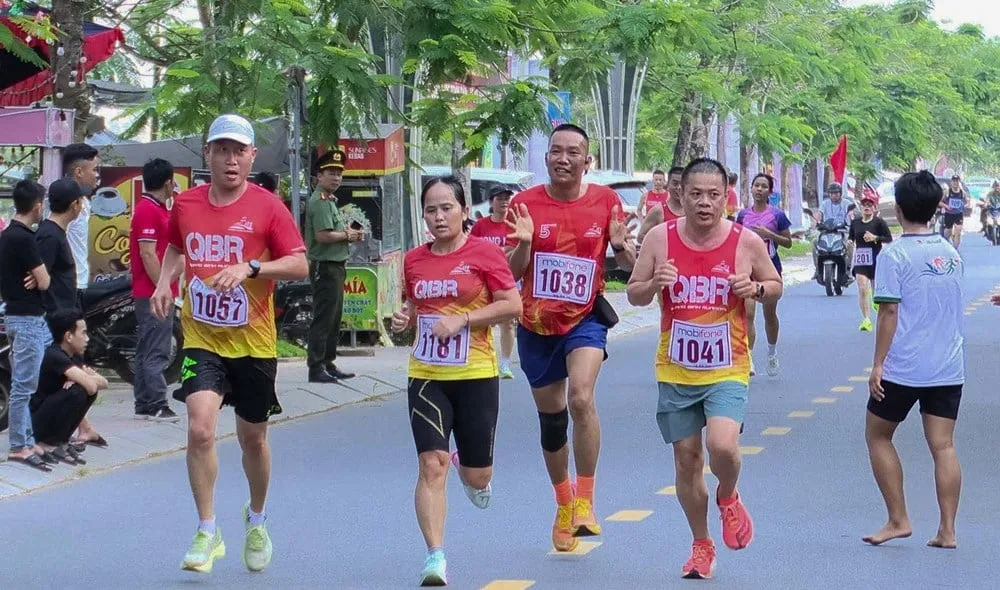 Lari Hari Olimpiade: Semangat Kebugaran dan Sejarah di Quang Tri
