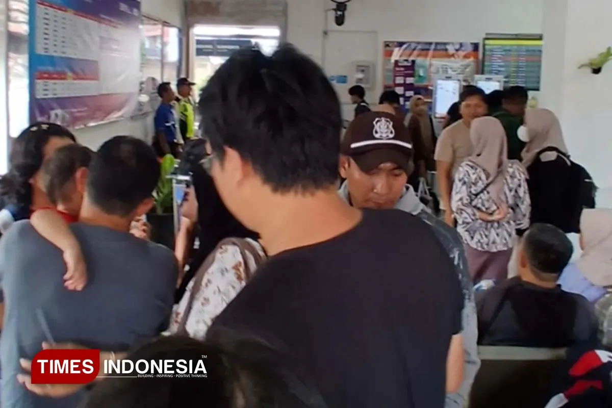 Stasiun Banjar Ramai Penumpang, Kereta Api Jadi Favorit Arus Balik Lebaran 2026
