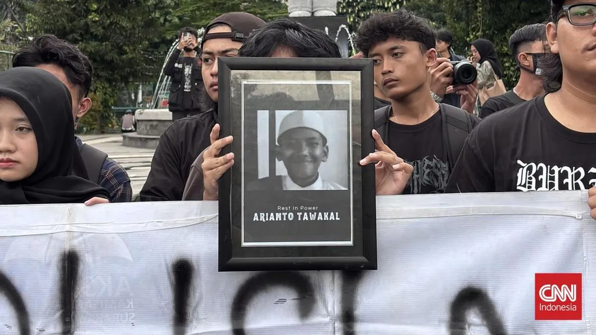 Aksi Solidaritas Surabaya untuk Keadilan Arianto Tawakal
