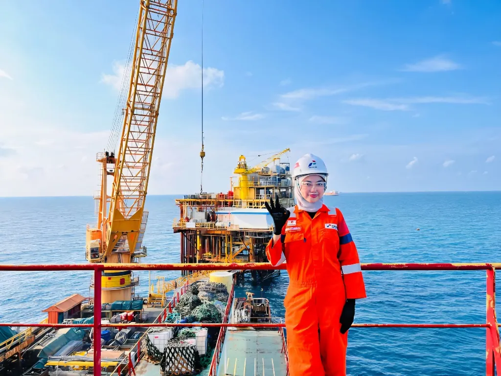 Perempuan Memimpin di Sektor Energi: Tantangan dan Kesempatan di Industri Migas