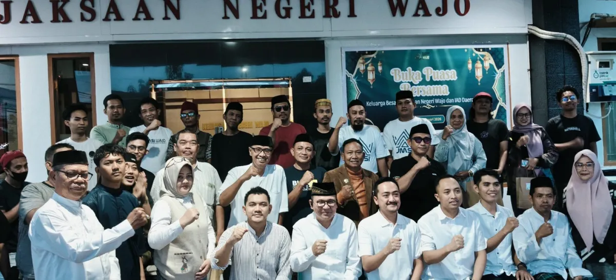 Kejari Wajo Gelar Buka Puasa Bersama untuk Perkuat Sinergi dengan Pers dan LSM
