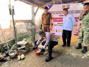 Polda Sumsel Tingkatkan Kesejahteraan Masyarakat Melalui Bedah Rumah