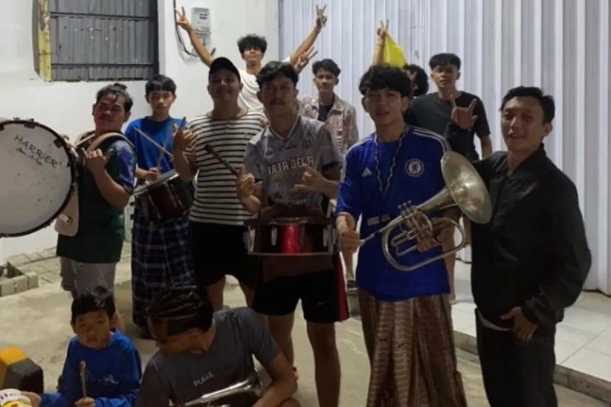 Pemuda Hibrida Ujung Semarakkan Sahur dengan Drum Band