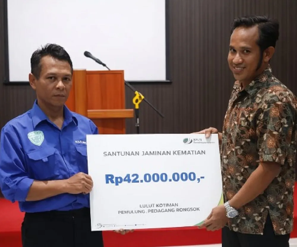 Ahli Waris Pedagang Rosok Magelang Terima Santunan Kematian Rp 42 Juta