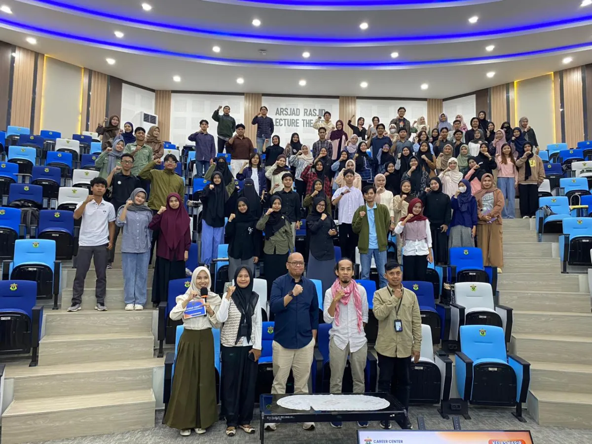 M Aan Mansyur Berbagi Pengalaman Membangun Karir Kreatif di Era Digital