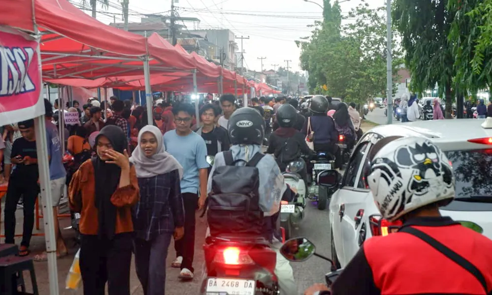 Kemeriahan Pasar Baru Unand: Surga Takjil di Bulan Ramadhan