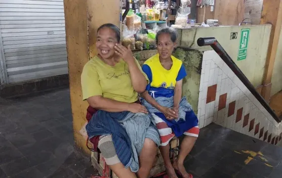 Buruh Gendong Pasar Beringharjo Tetap Berjuang Meski Usia Menua