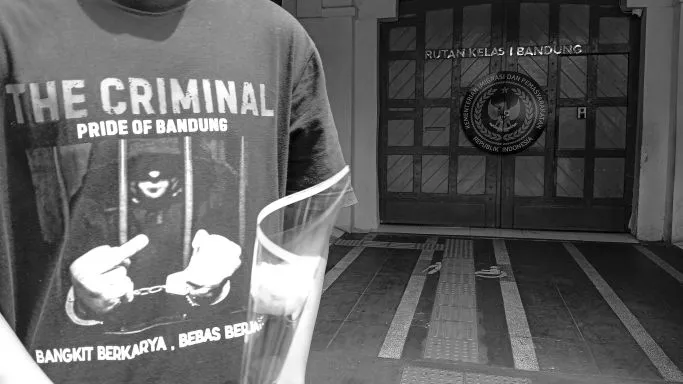 Kebebasan Setelah Enam Bulan: Delapan Tahanan Politik Bebas dari Rutan Kebon Waru