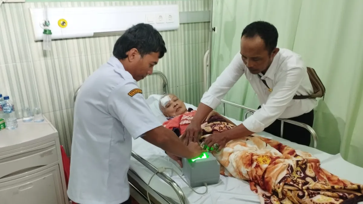Disdukcapil Jember Laksanakan Perekaman e-KTP untuk Lansia dan Pasien di Rumah Sakit