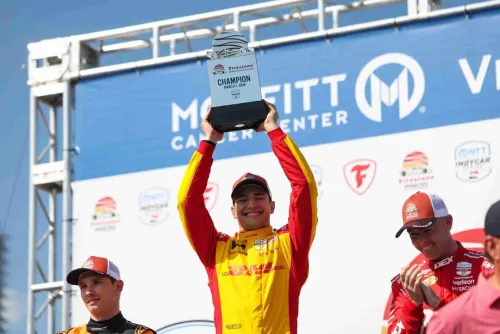 Alex Palou Menang Dramatis di GP St. Petersburg, Eks Rekan Lando Norris