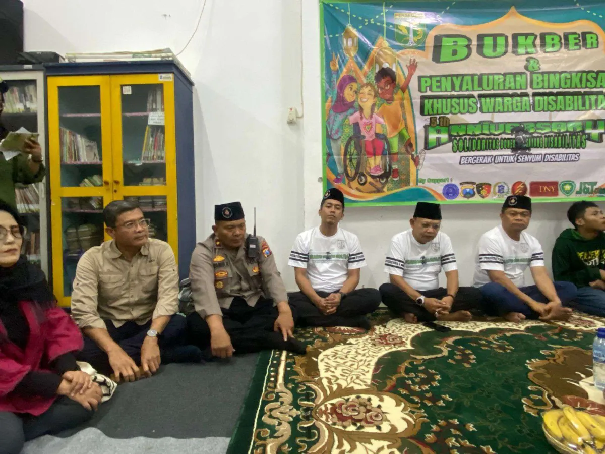Polsek Simokerto Gelar Buka Puasa Bersama Anak Disabilitas