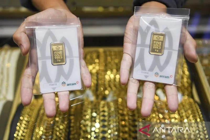 Kenaikan Harga Emas Antam Hari Ini Capai Rp3.028.000 per Gram
