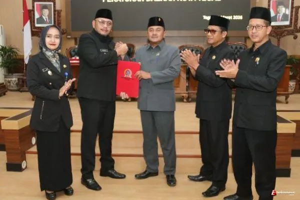 DPRD Kota Tegal Resmikan Perda Kawasan Tanpa Rokok dan BPR Bank Bahari