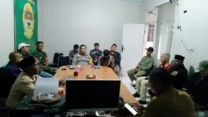 Bhabinkamtibmas Pasirlangu Hadiri FGD untuk Menyalurkan Aspirasi Warga