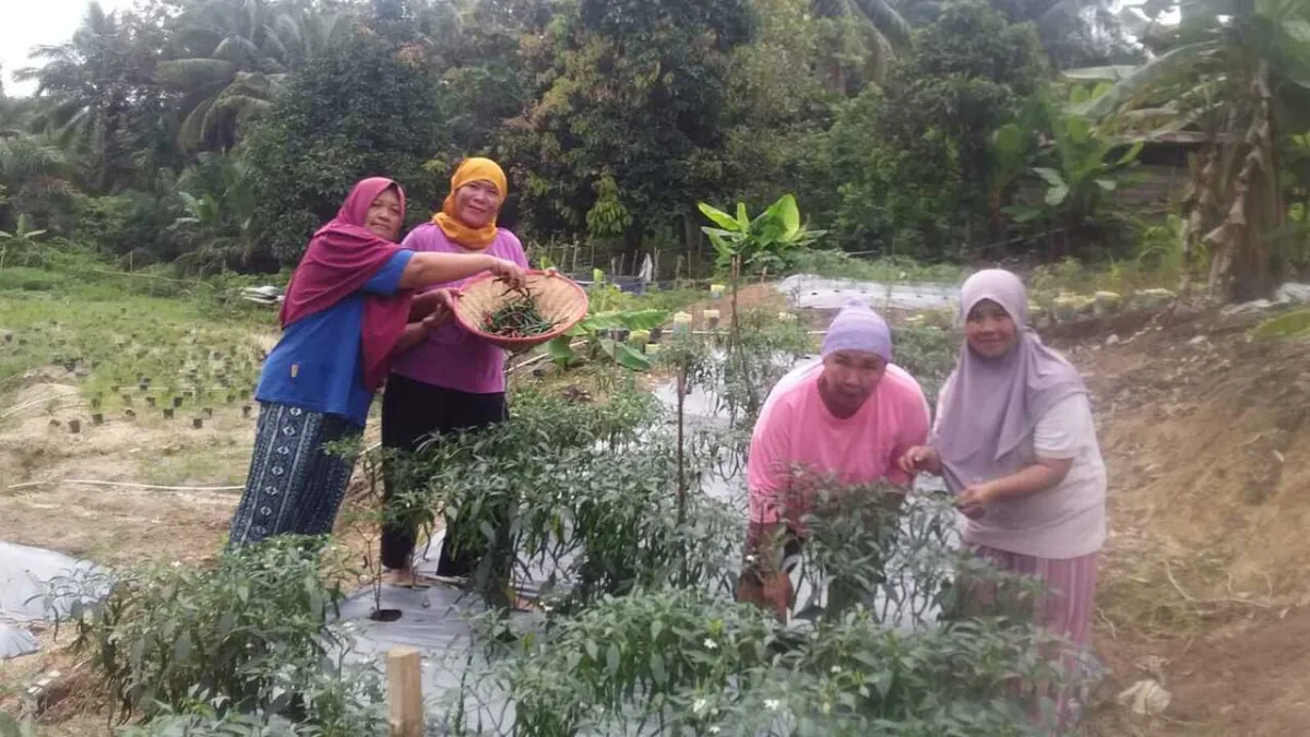 Pemberdayaan Perempuan Melalui Program EcoGrow Mom di Tanjung Karangan