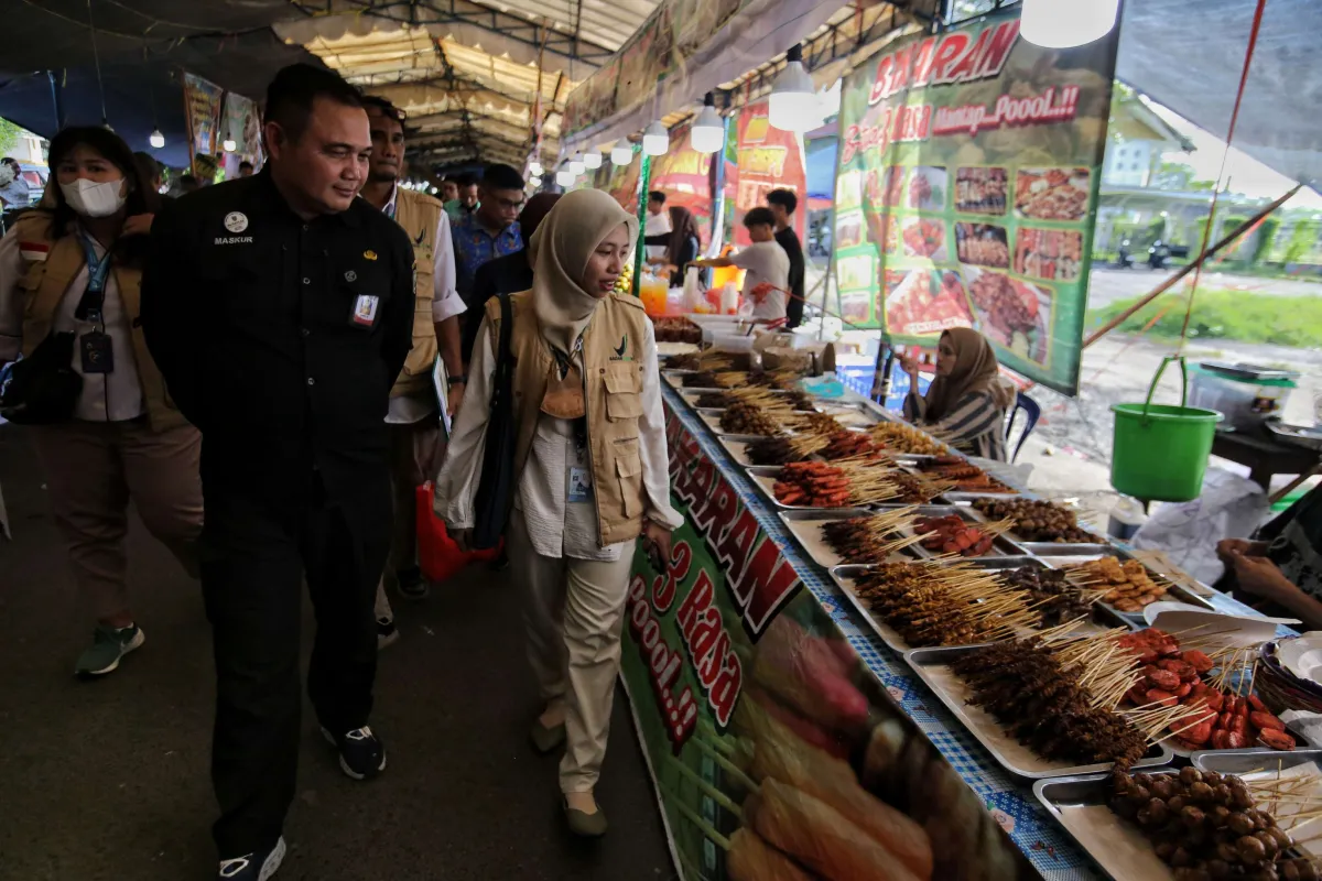 BPOM Periksa Keamanan Pangan di Pasar Ramadan Palangka Raya