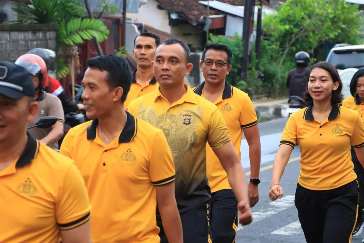 Polres Klungkung Gelar Olahraga Rutin untuk Jaga Kesehatan Anggota