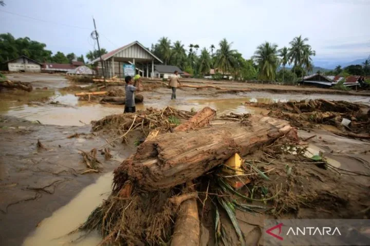 Warga Desa Tunjukkan Ketangguhan Menghadapi Bencana Banjir