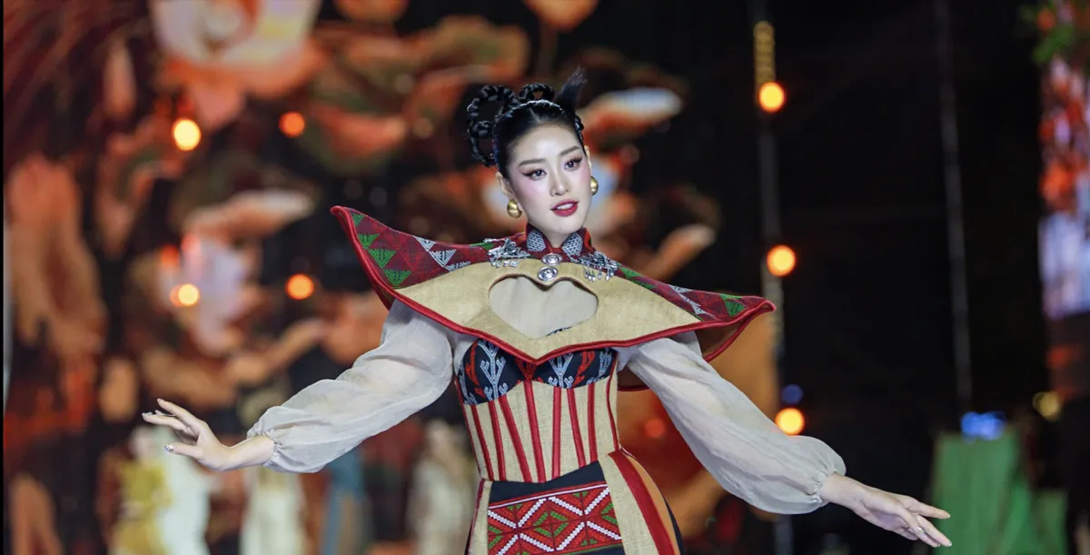 Festival Ao Dai Kota Ho Chi Minh: Merayakan Keberlanjutan dan Warisan Budaya