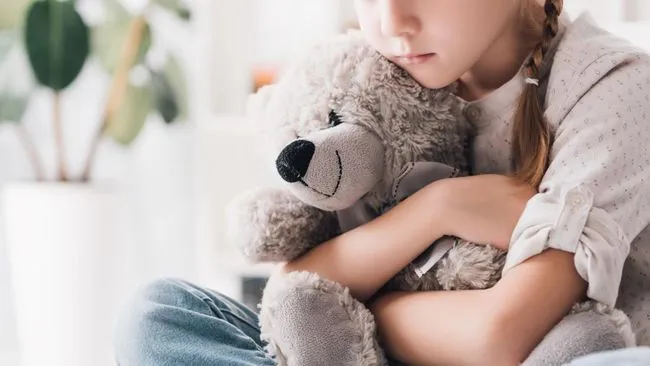 Dampak Kurangnya Ungkapan Cinta di Masa Kecil Terhadap Kepribadian Dewasa