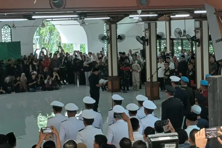 Keluarga Serahkan Jenazah Try Sutrisno kepada Negara