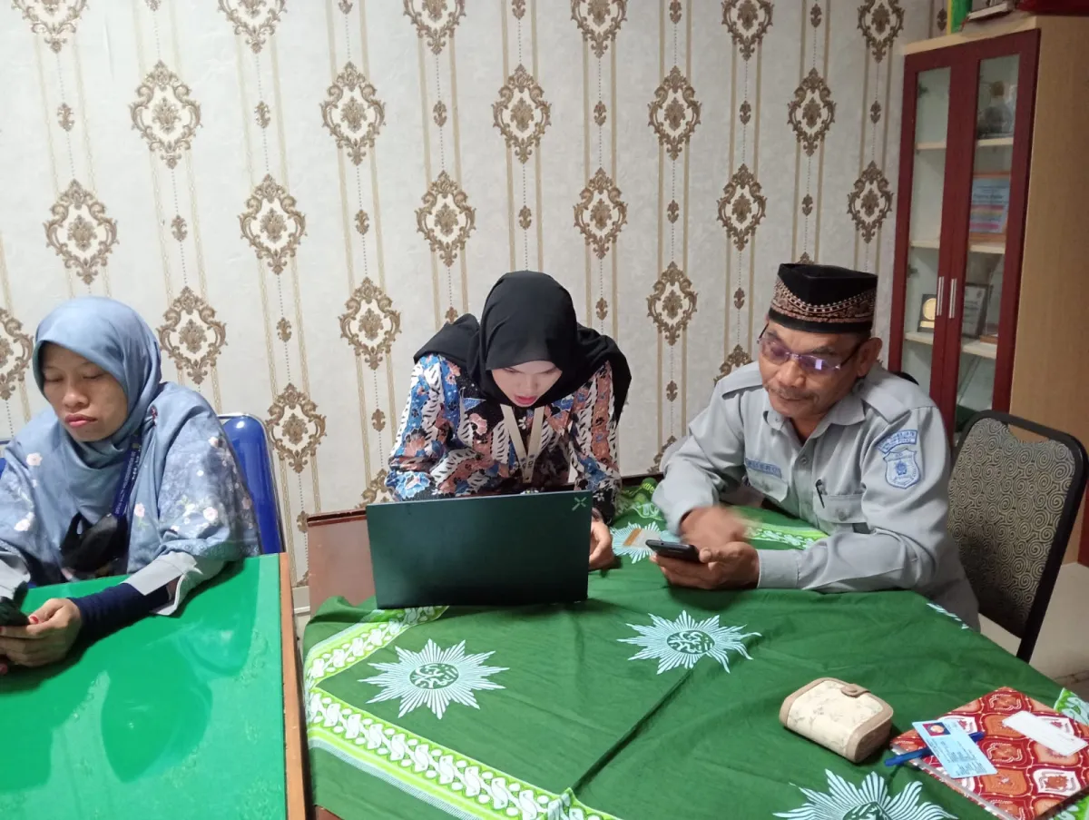 Relawan Pajak Bantu Guru SD Muhammadiyah Metro Lapor SPT Melalui Coretax