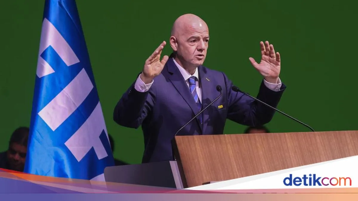 Blatter Sebut Infantino Memimpin FIFA Seperti Diktator