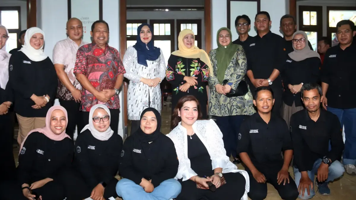 Gubernur Khofifah Tekankan Komitmen Jurnalisme Berkualitas pada Open House HUT Radar Surabaya Group