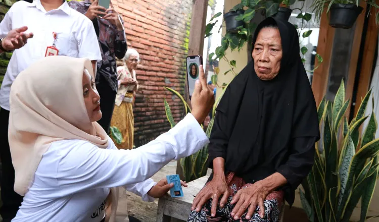 Warga Banyuwangi Ajukan Sanggahan atas Penilaian Tidak Layak Terima Bansos
