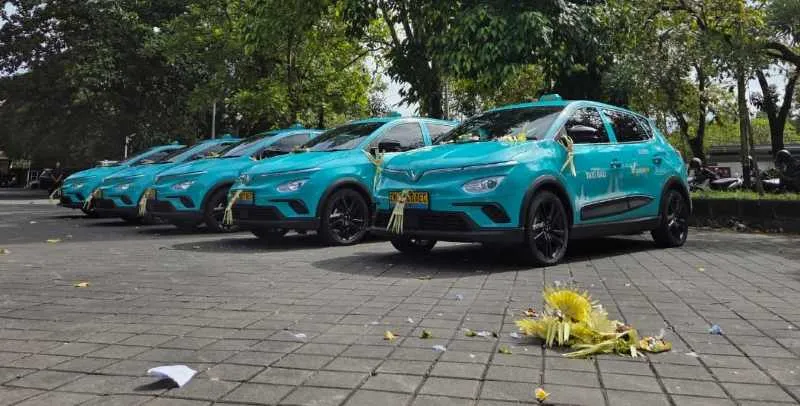 Komotra Taxi Hadirkan Armada Listrik untuk Transportasi Hijau di Bali