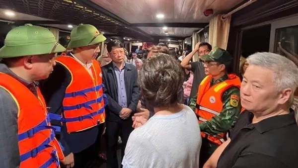 Kapal Wisata di Teluk Ha Long Terbakar, 41 Penumpang Selamat