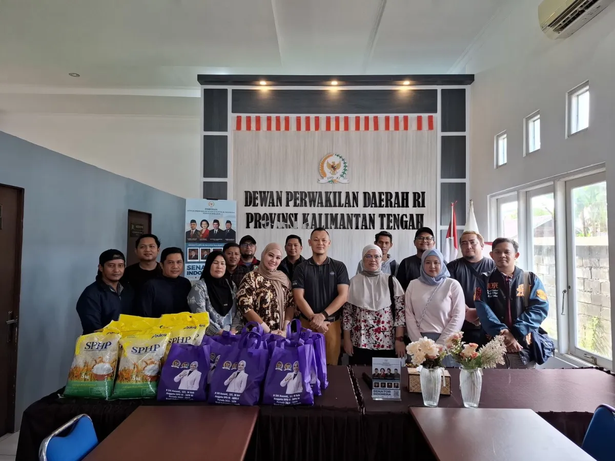Bidan Sean Silaturahmi dengan Media dan Bagikan Sembako di Palangka Raya
