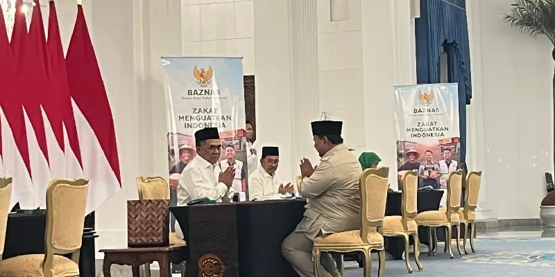 Presiden Prabowo dan Menteri Tunaikan Zakat Fitrah di Istana