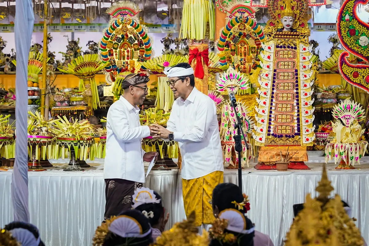 Bupati Badung Apresiasi Semangat Gotong Royong dalam Karya Nyawa Wedana di Ungasan