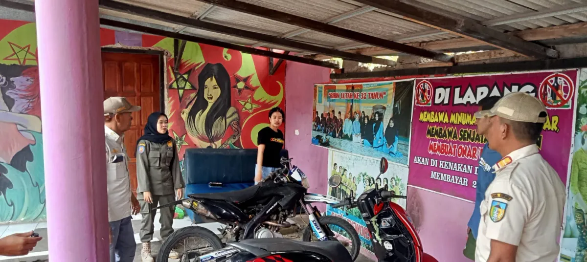 Patroli Satpol PP Pastikan Kafe di Kediri Patuhi SE Ramadhan