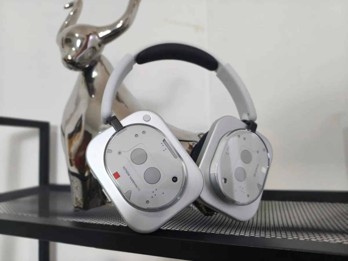 Nothing Headphone (1): Headphone Stylish dengan Kualitas Suara Unggul