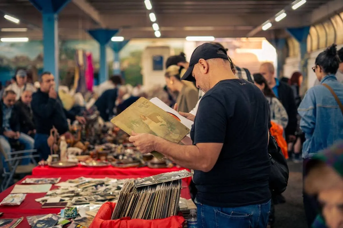 5 Tipe Kepribadian MBTI Pria Pecinta Vinyl dengan Selera Musik Klasik