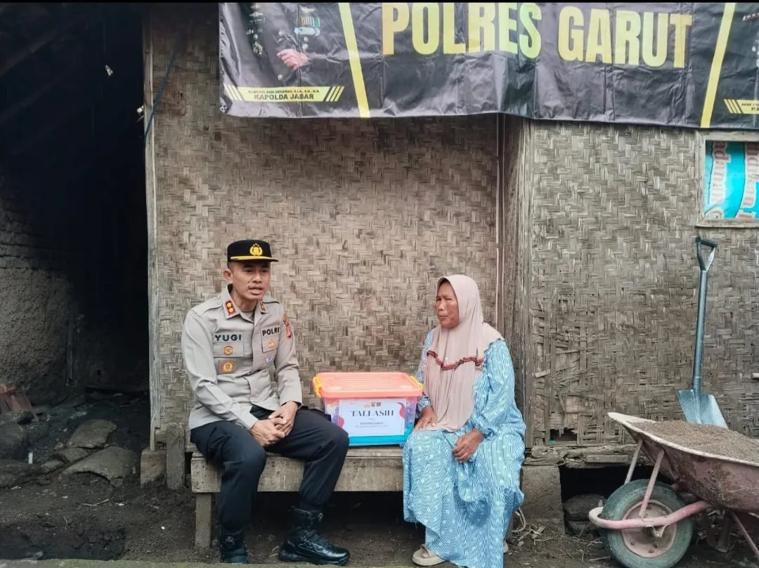 Polres Garut Laksanakan Program Rutilahu untuk Warga Kurang Mampu